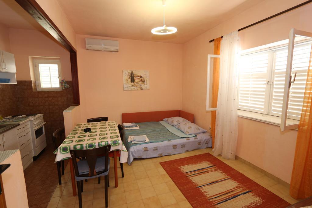 Apartments Antoneta Makarska Exterior foto